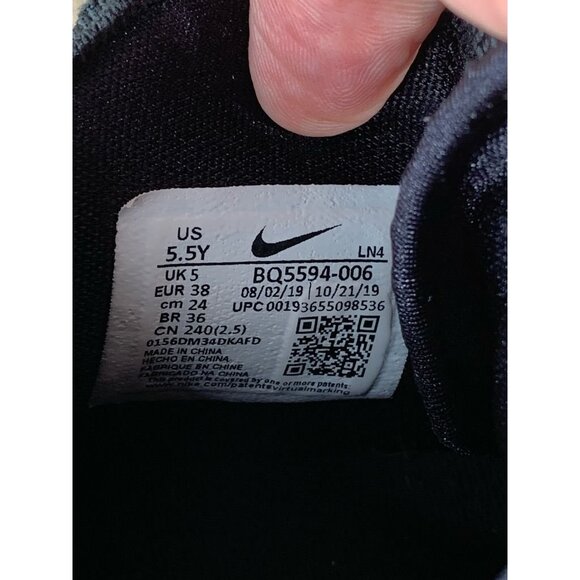 Nike Boys Lebron Size 5.5 - 17 Sneaker Athletic Black Red Pull Tab Logo Lace Up - Picture 9 of 10